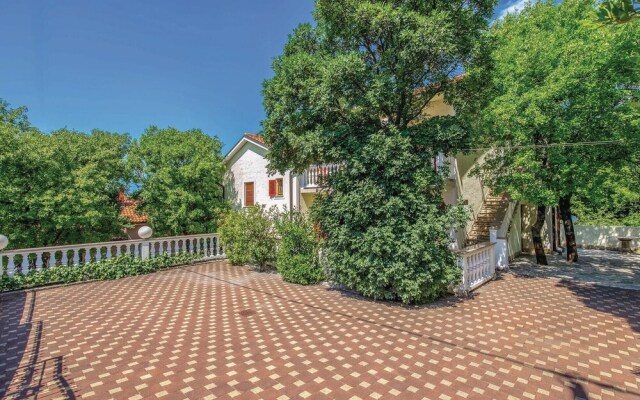 Beautiful Home in Povile With Wifi and 2 Bedrooms