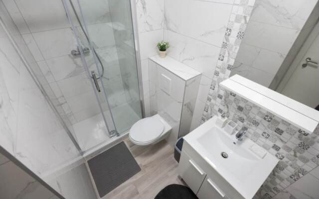 Skyline - Luxurious & Modern - A1