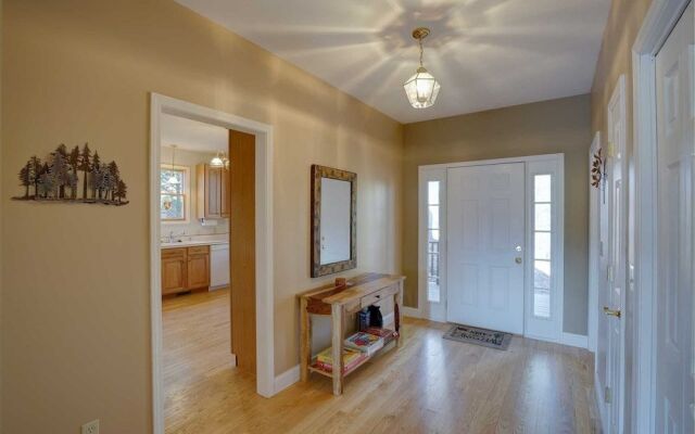 Fontana Lakeview Escape 4 Bedroom Home