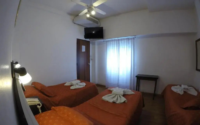 Baloo Hotel 2**