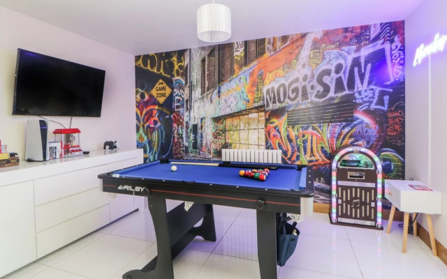 2 White Rock Court