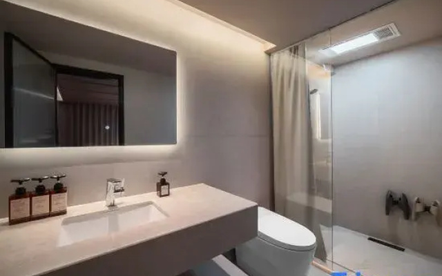 Runwu Homestay (Wuyi Square & IFS Center)