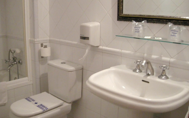 Hostal Canovas