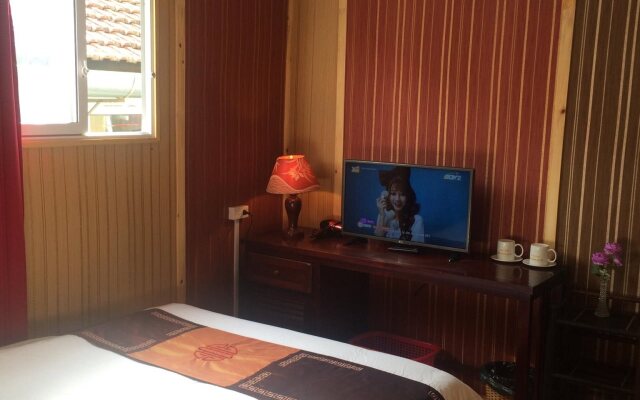 Cat Cat Sunrise Hotel