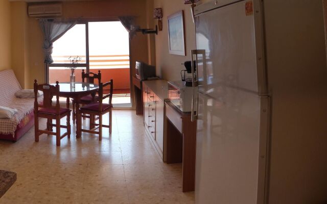 Apartment with One Bedroom in Fuengirola, with Wonderful Sea View, Poo