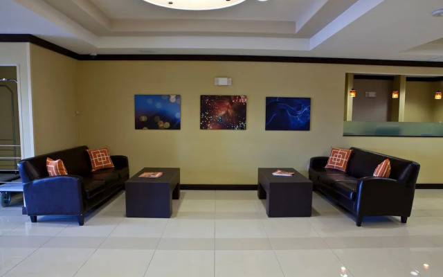 Holiday Inn Express & Suites Lansing-Dimondale