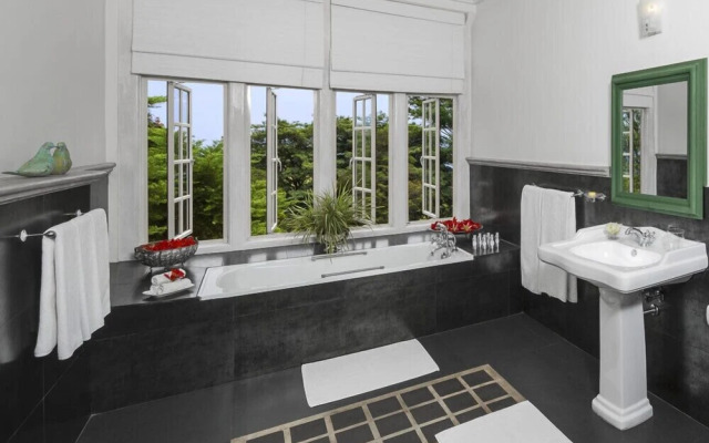 Taylors Hill Boutique Hotel