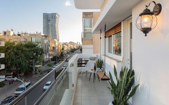 Mr. Ben Yehuda - By TLV2GO