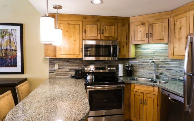 Come Golf or Ski in/out at this best location by RedAwning - Save 20% on 7+ Nights!