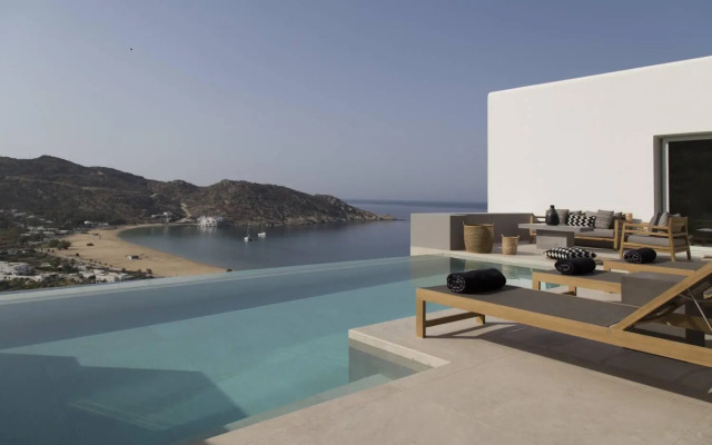 Hide out Suites