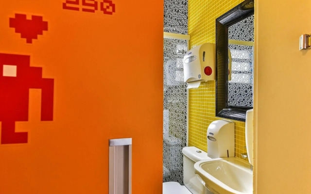 Hostel California Cafe Bar