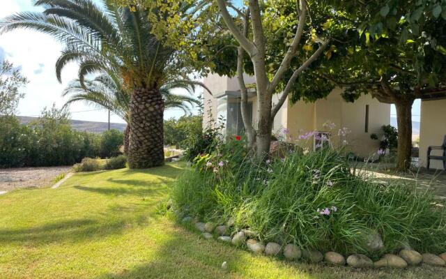Lemnos Retreat Villa-250m from the Beach 1km from Diapori
