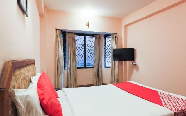 OYO 48910 Hotel Blue Bird