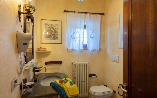 Locazione Turistica Il Castello (ARZ120)