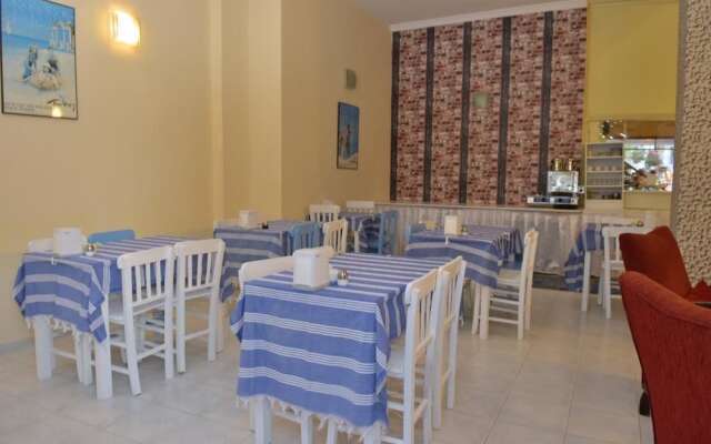 Karadede Hotel