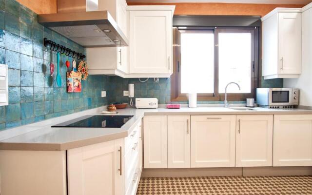 Rodrigo Triana Courtyard by Valcambre