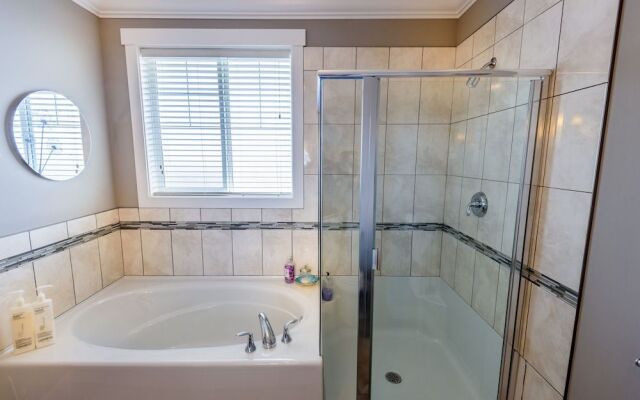 Brookside Inn Boutique Hotel