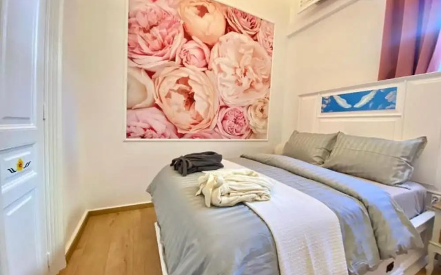 Athenas - Neoclassic Harbour View