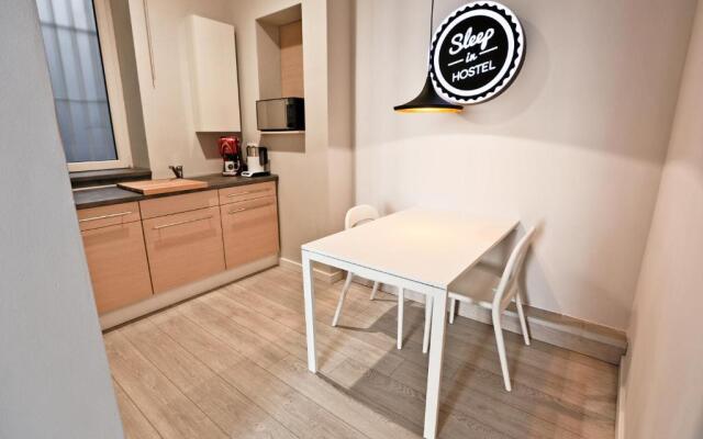 Sleep in Hostel & Apartments