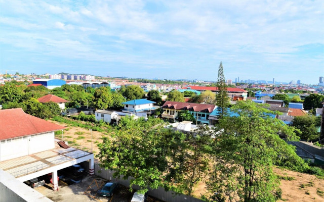 Pattaya Plaza Condotel Large Studio Apartment Sukhumvit