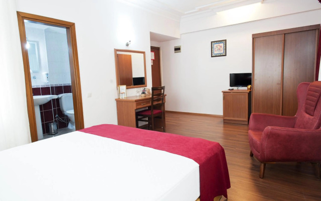 Triana Hotel
