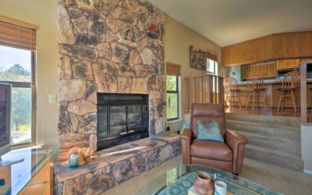 Cozy Groveland Townhome, Day Trip to Yosemite