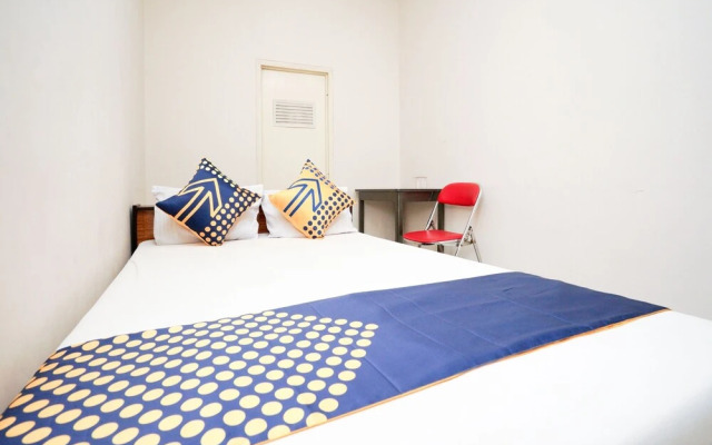 OYO Life 2090 Ratna Backpacker Syariah