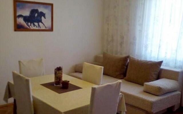 Apartments Neva in Brodarica