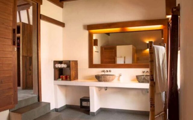 Oceans 5 Dive Resort