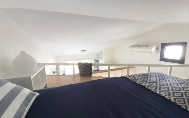 Central Apartment With Sea Views