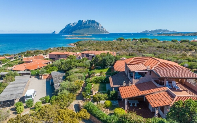 Corallina 29 300mt From The Sea