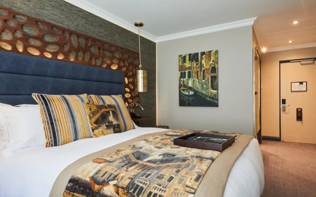 WorldHotels Distinctive Woughton House Hotel