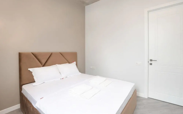 Stay inn on Amiryan 26/4