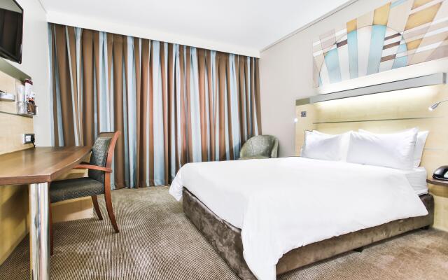 Holiday Inn Express Sandton Woodmead, an IHG Hotel