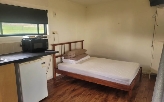 Tiny Away Escape at Granite Belt – Guest Rooms – Storm King