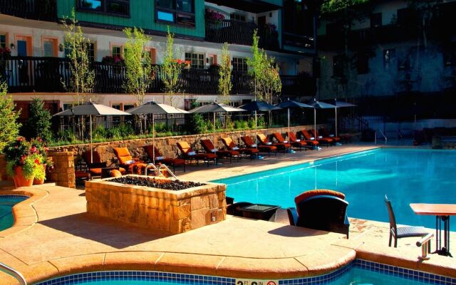 Luxury Mountainside 5BR Chalet in Vail Village by RedAwning