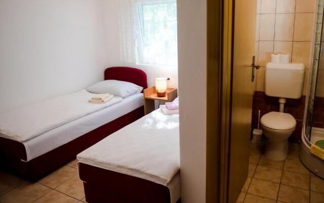 Family guesthouse in forest Ana & Stjepan Nikolic