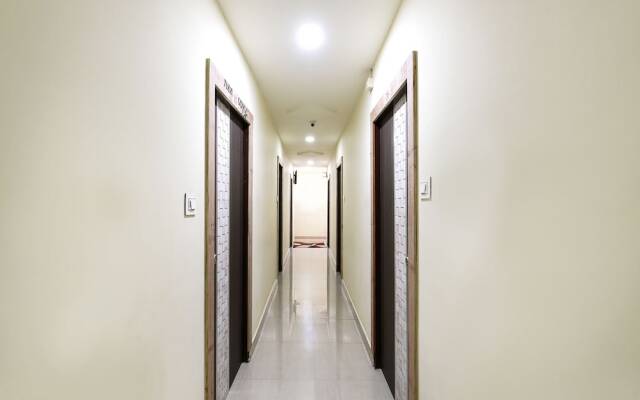 OYO 28367 Akshaya Grand