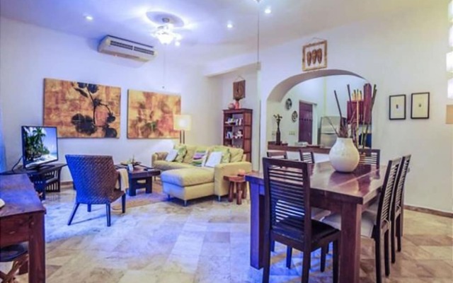 Magic, 1 block from Mamitas Beach by Tripintravel