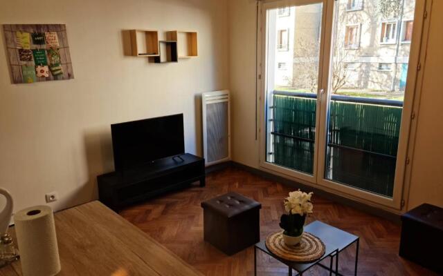 Fully Furnished appartement near Paris - Eurolines