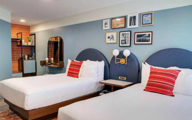 The Adler a Hollywood Hills Hotel