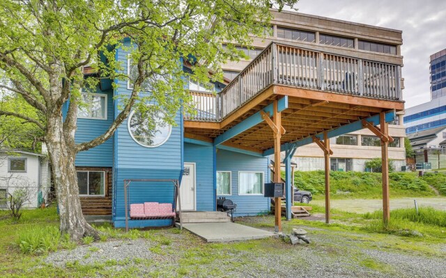 Coastal-view Apartment Near Downtown Anchorage!