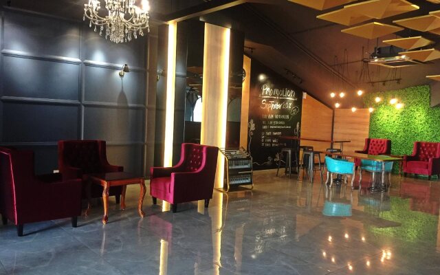 Embassy Hotel  Service Apartment
