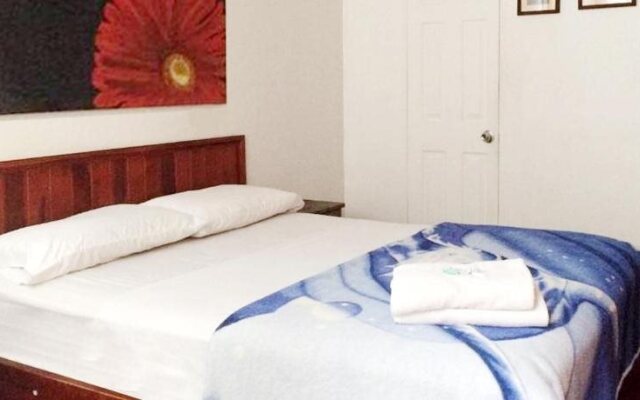 Gaudys Backpackers - Hostel