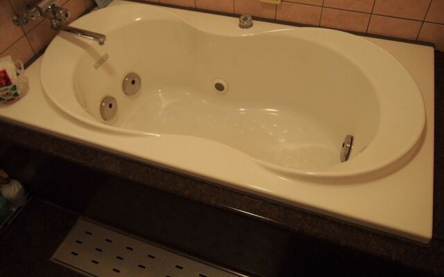 Hotel Cherena - Adult Only