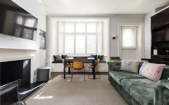 The Berkeley Square Suite