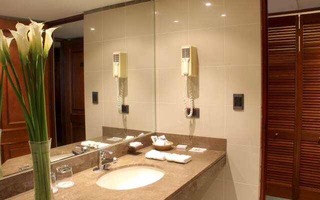 Los Tallanes Hotel & Suites