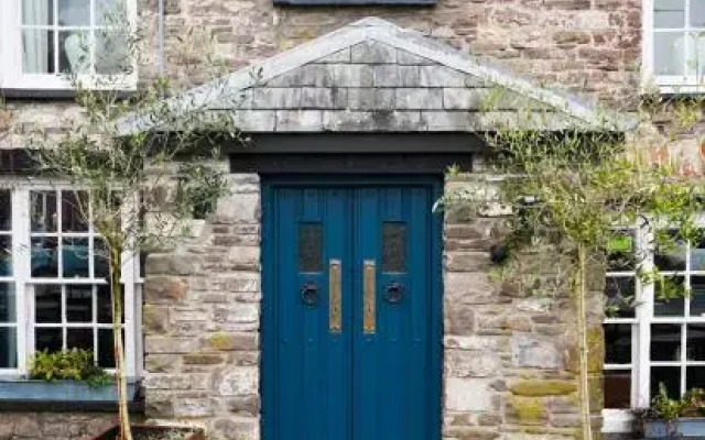 The Bell Country Inn