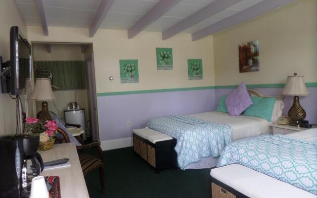 Claddagh Motel & Suites