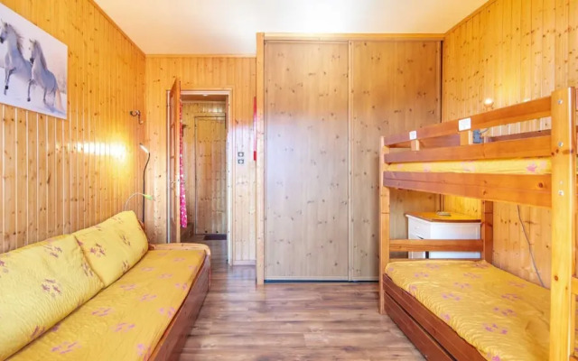 Alpine Comfort With Balcony Views